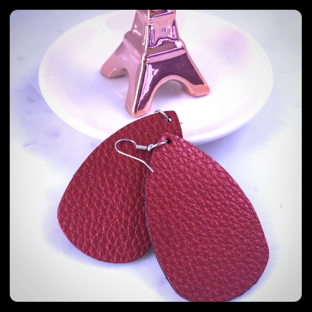 ⭐️ 5/$25 SALE ⭐️ RED EARRINGS